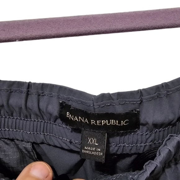 Banana Republic Men's Windbreaker Jogger Pants - Picture 4 of 10